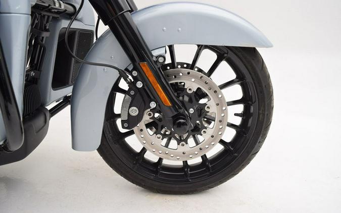 2025 Harley-Davidson FLHTCUTG - Tri Glide Ultra