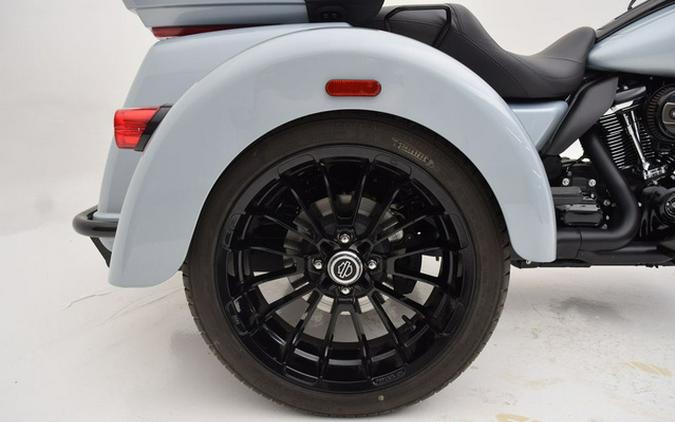 2025 Harley-Davidson FLHTCUTG - Tri Glide Ultra