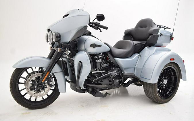2025 Harley-Davidson FLHTCUTG - Tri Glide Ultra