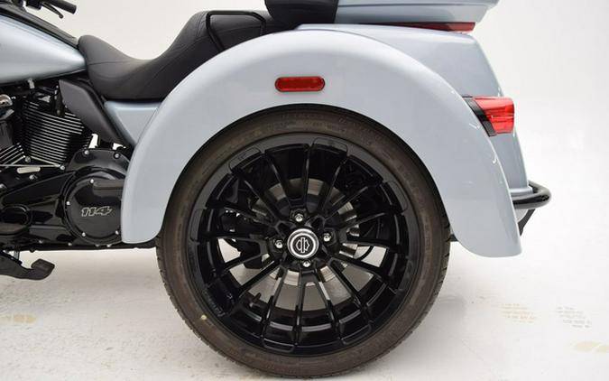 2025 Harley-Davidson FLHTCUTG - Tri Glide Ultra