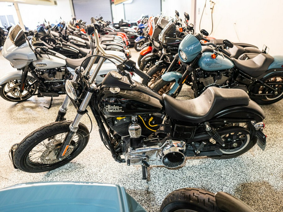 2017 Dyna Street Bob FXDB103