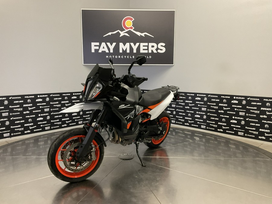 2024 KTM 890 SUPERMOTO T - 15662U