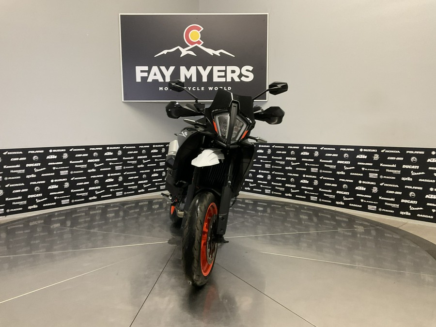 2024 KTM 890 SUPERMOTO T - 15662U