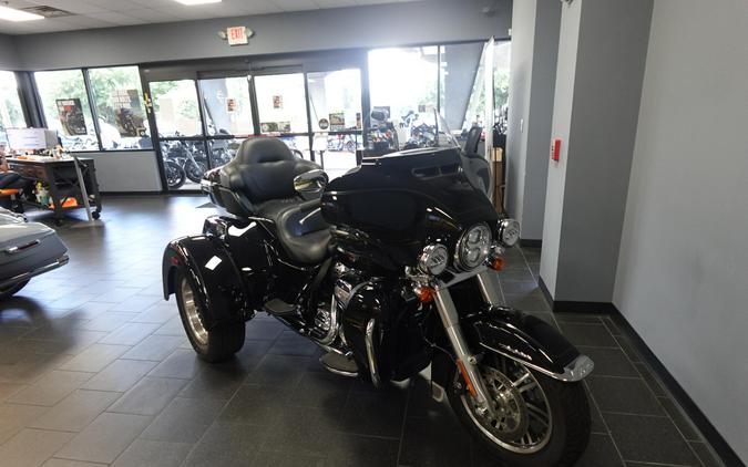 2024 Harley-Davidson Tri Glide Ultra FLHTCUTG