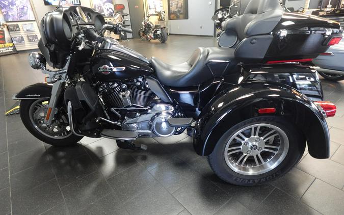 2024 Harley-Davidson Tri Glide Ultra FLHTCUTG