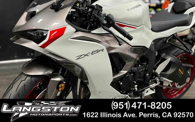 2024 Kawasaki Ninja® ZX™-6R ABS Pearl Robotic White/Metallic Graphite Gray