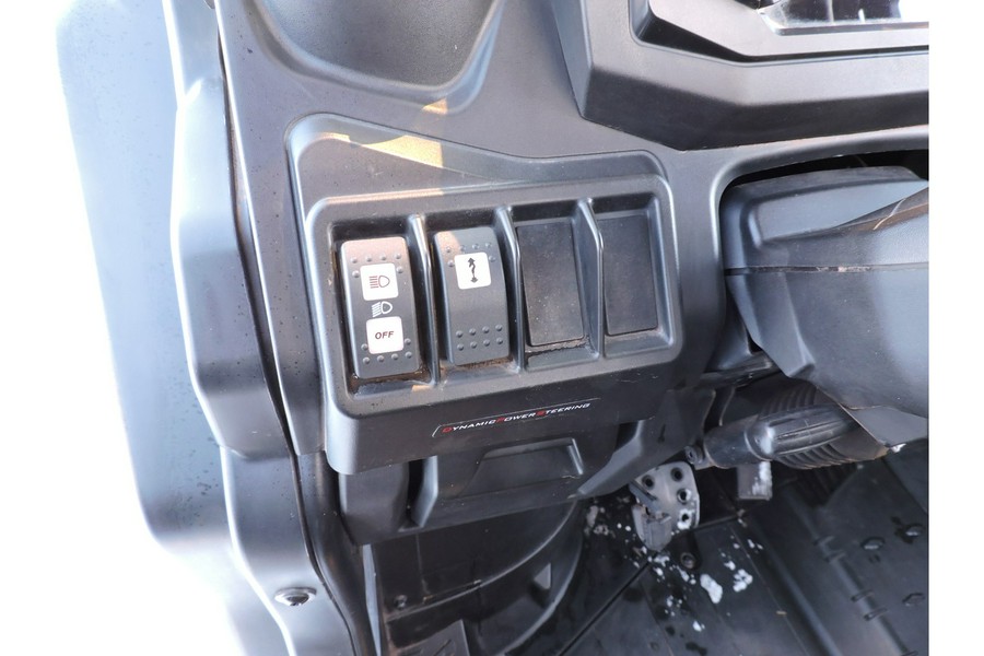 2023 Can-Am Defender XT HD9