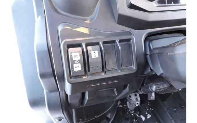 2023 Can-Am Defender XT HD9