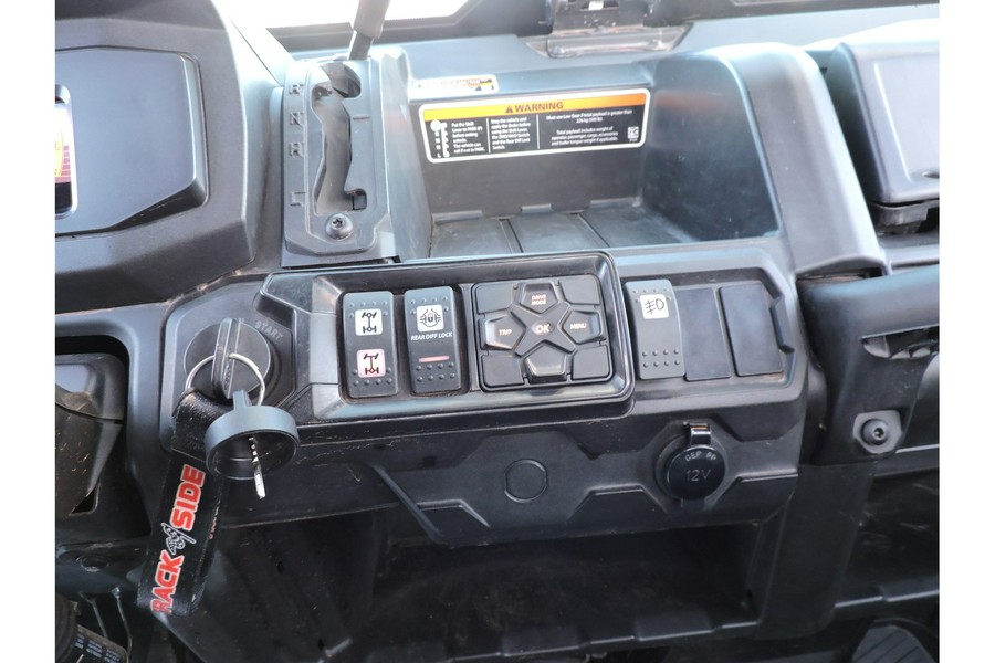 2023 Can-Am Defender XT HD9