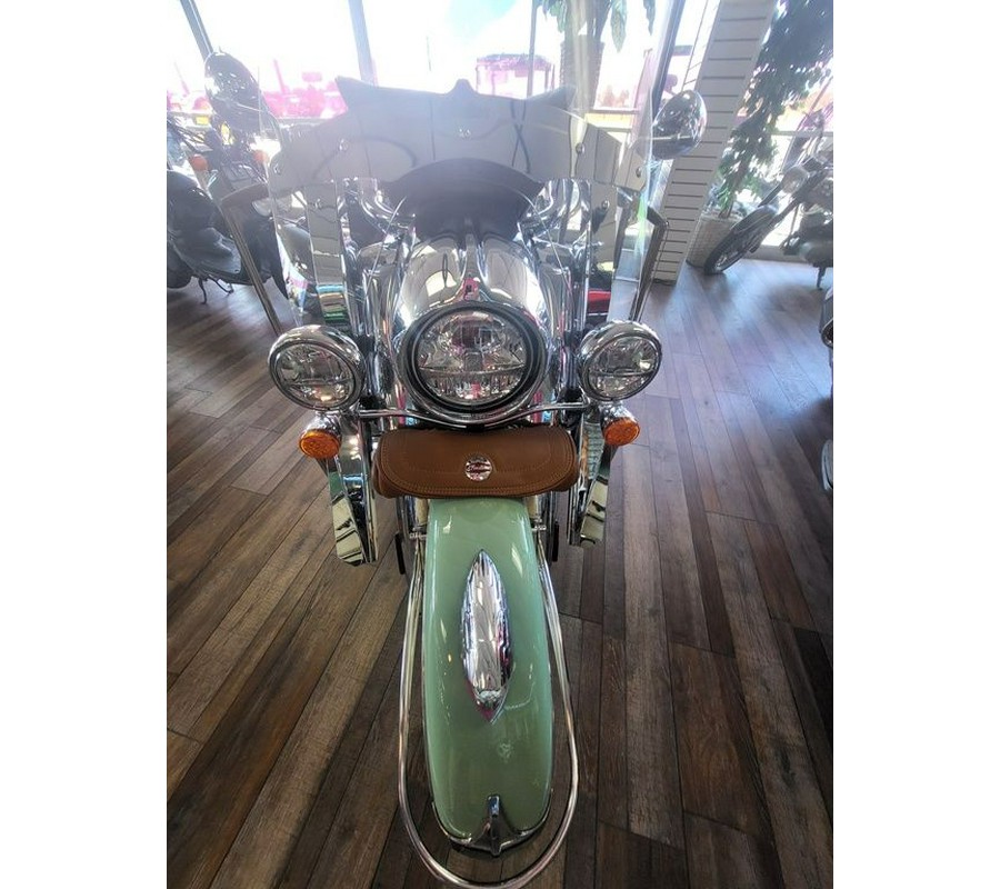 2015 Indian Motorcycle® Chief® Vintage Willow Green/Ivory Cream