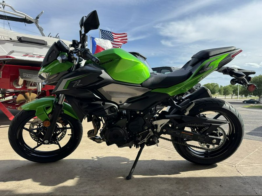 New 2024 KAWASAKI Z500 ABS CANDY LIME GREEN METALLIC FLAT SPARK BLACK METALLIC GRAPHITE GRAY