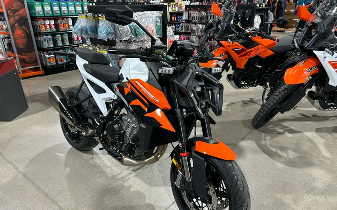 2027 KTM 990 Duke
