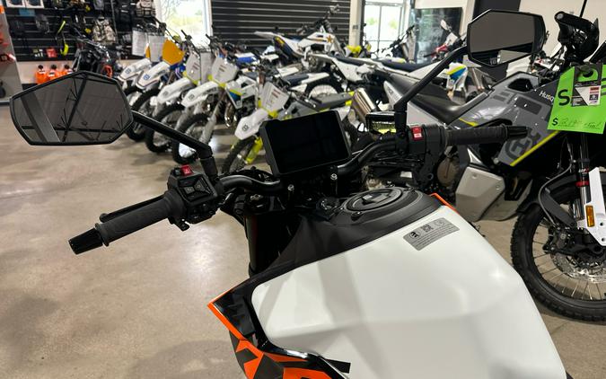 2027 KTM 990 Duke
