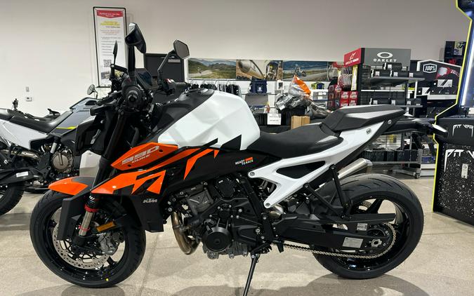 2027 KTM 990 Duke