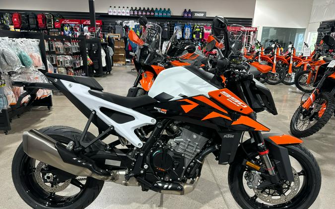 2027 KTM 990 Duke