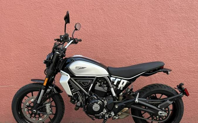 2024 Ducati Scrambler Icon (2G) Black