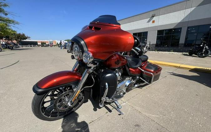 2018 Harley-Davidson® FLHXSE - CVO™ Street Glide®