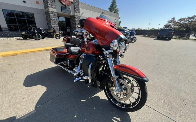 2018 Harley-Davidson® FLHXSE - CVO™ Street Glide®