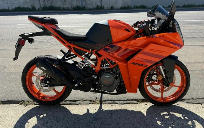 2024 KTM RC 390