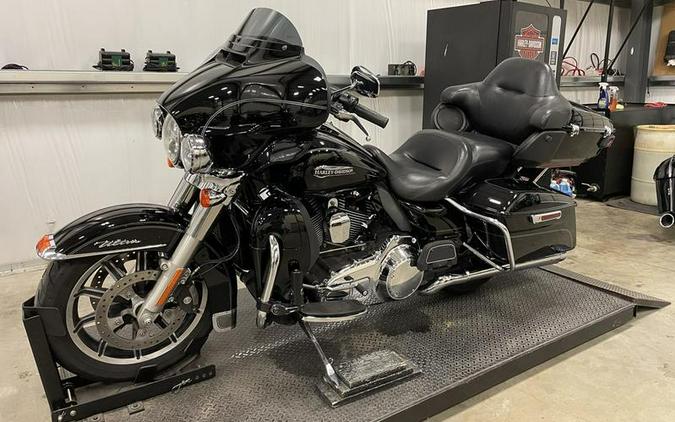 2014 Harley-Davidson® FLHTCU - Electra Glide® Ultra Classic®