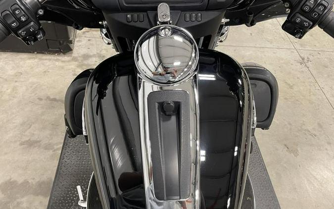 2014 Harley-Davidson® FLHTCU - Electra Glide® Ultra Classic®