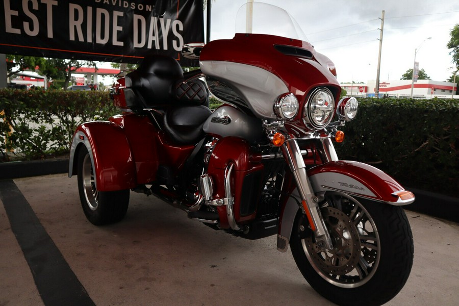 2019 Harley-Davidson Tri Glide Ultra Wicked Red/Barracuda Silver