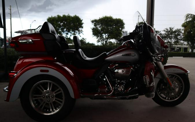 2019 Harley-Davidson Tri Glide Ultra Wicked Red/Barracuda Silver