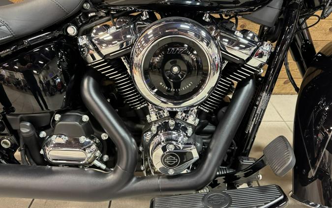 2026 Harley-Davidson® Heritage Classic Vivid Black Black Cast Wheels FLHC