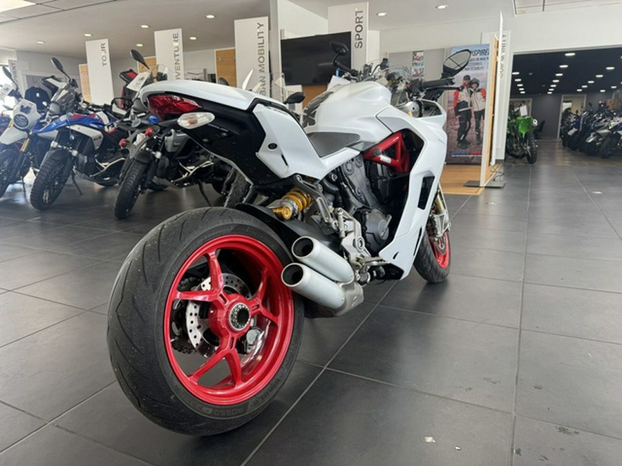 2017 Ducati SuperSport S Star White Silk Red