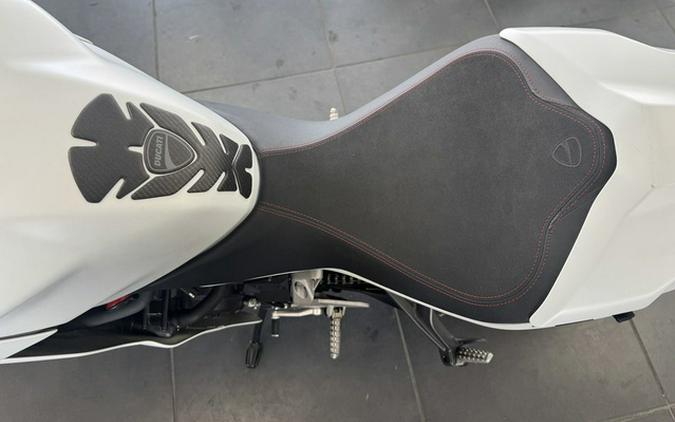 2017 Ducati SuperSport S Star White Silk Red