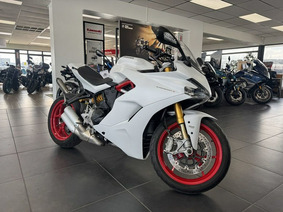 2017 Ducati SuperSport S Star White Silk Red