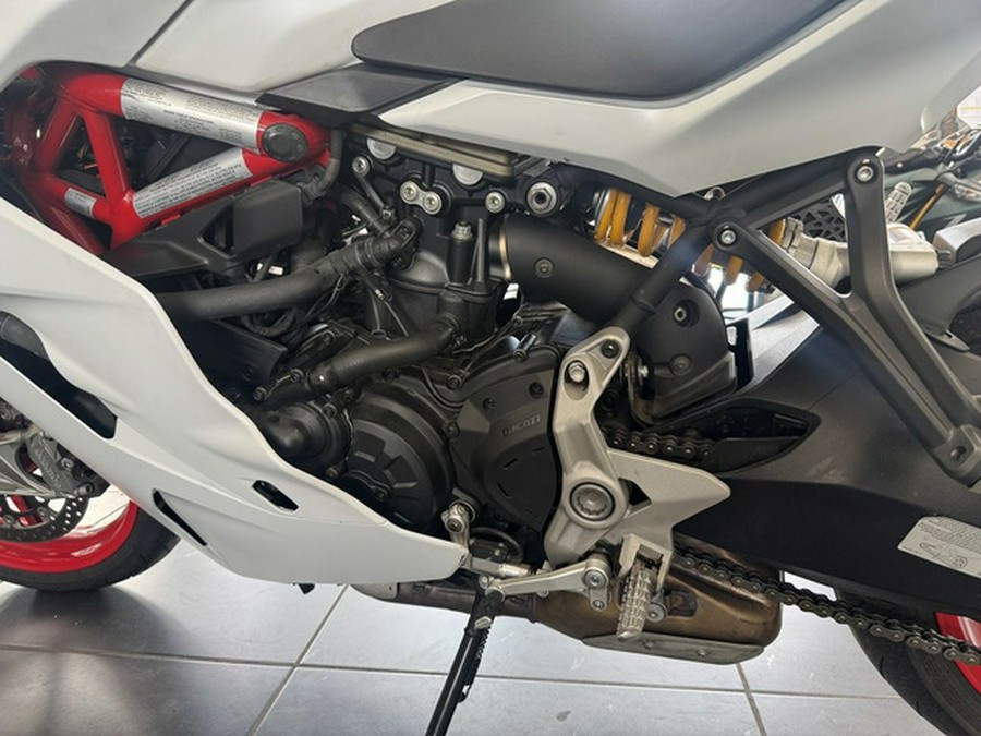 2017 Ducati SuperSport S Star White Silk Red