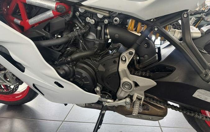 2017 Ducati SuperSport S Star White Silk Red