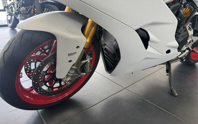 2017 Ducati SuperSport S Star White Silk Red
