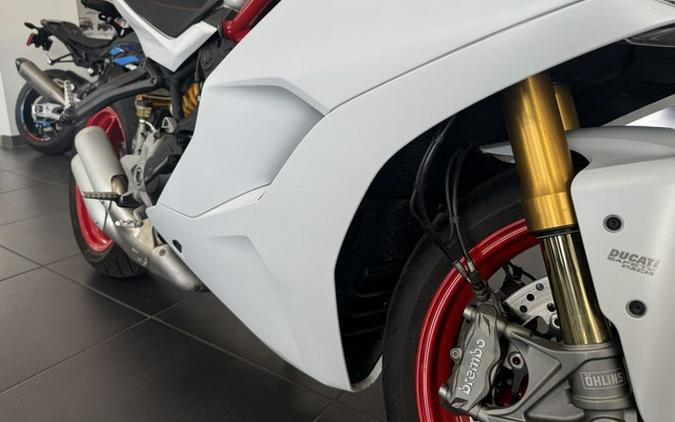 2017 Ducati SuperSport S Star White Silk Red