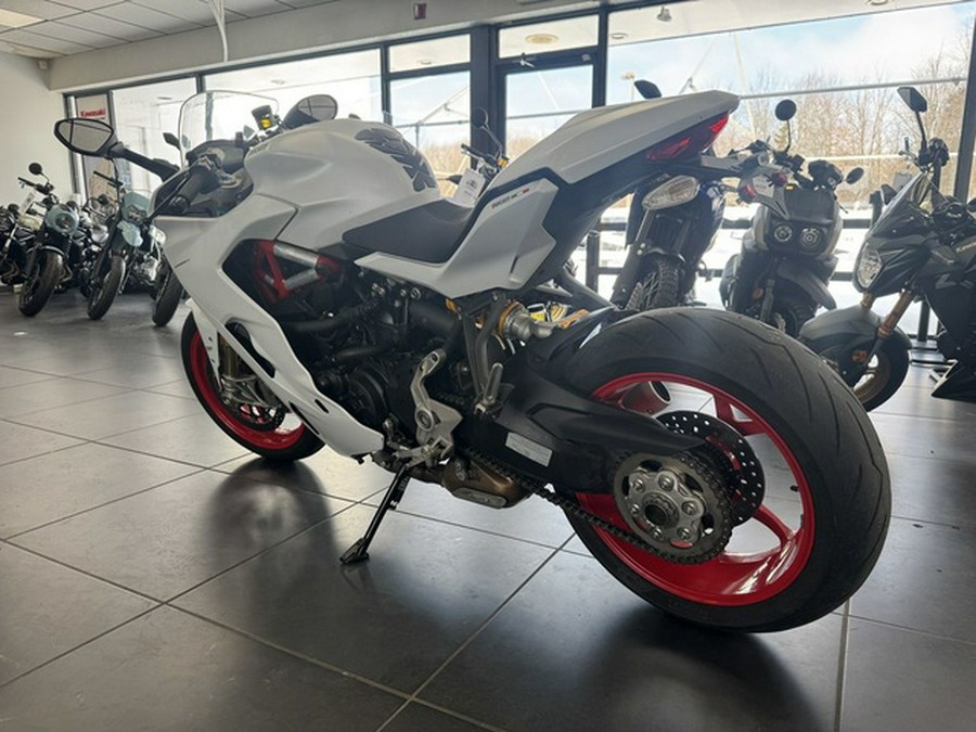 2017 Ducati SuperSport S Star White Silk Red