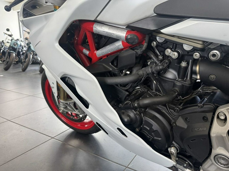 2017 Ducati SuperSport S Star White Silk Red