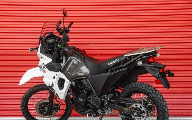 2025 Kawasaki KLR®650 Pearl Crystal White/Metallic Carbon Gray