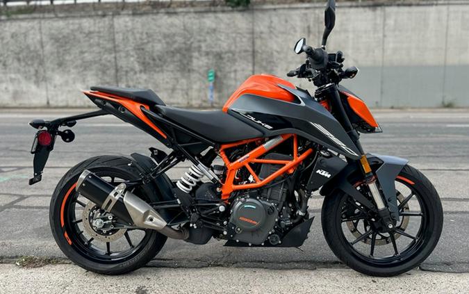 2023 KTM Duke 390