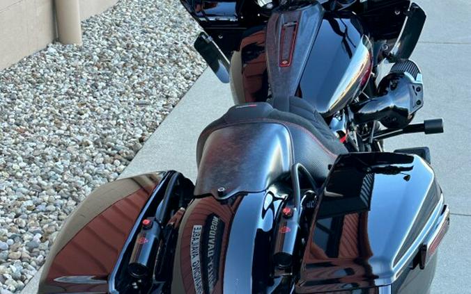 2024 Harley-Davidson CVO™ Road Glide® ST Raven Metallic