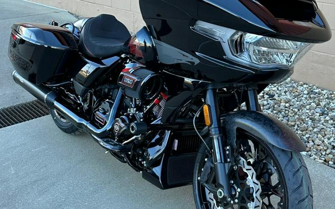 2024 Harley-Davidson CVO™ Road Glide® ST Raven Metallic