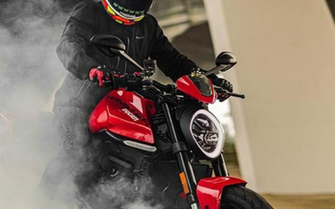 2026 Ducati MONSTER 896