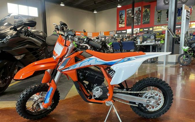 2023 KTM SX-E 3 First Look [Just In Time For Christmas]