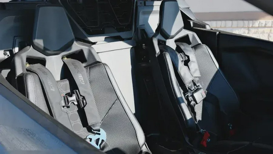 2026 CAN-AM MAVERICK R X RS WITH SMARTSHOX 999T DCT