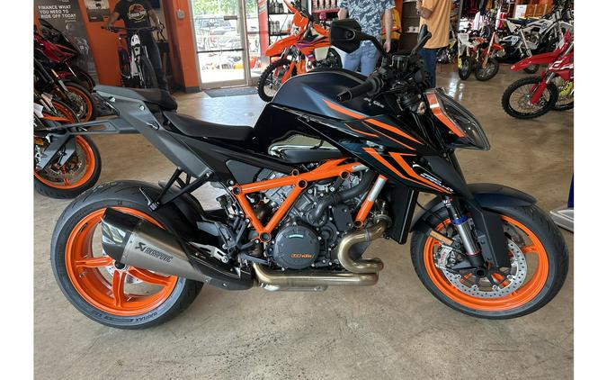 2022 KTM 1290 Super Duke R EVO: MD Ride Review, Part 1 (Bike Reports) (News)