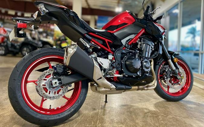 2024 Kawasaki Z900 ABS Candy Persimmon Red/Ebony