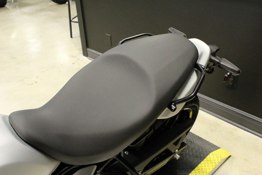 2026 ROYAL ENFIELD Guerrilla 450 Smoke Silver