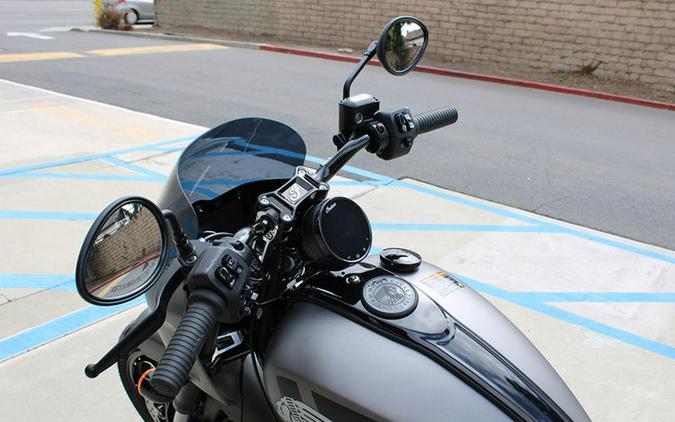 2026 Indian Motorcycle® Sport Chief Heavy Metal Smoke