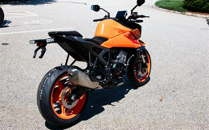 2024 KTM 990 Duke