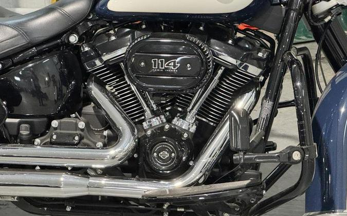 2019 Harley-Davidson® FLHCS - Heritage Classic 114